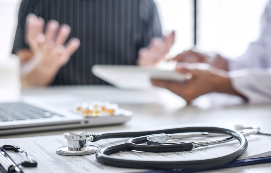 Concernant les besoins sp&eacute;cifiques des m&eacute;decins, kin&eacute;sith&eacute;rapeutes et autres praticiens du secteur m&eacute;dical, des solutions d&eacute;di&eacute;es existent (Visuel Adobe Stock 328770 freedomz)